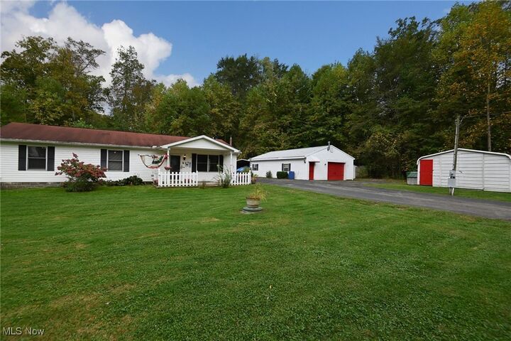 Property Photo: 6610 6th Avenue OH 44003