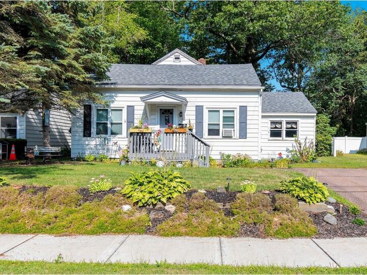76 Woodbury Road  Burlington VT 05408 photo