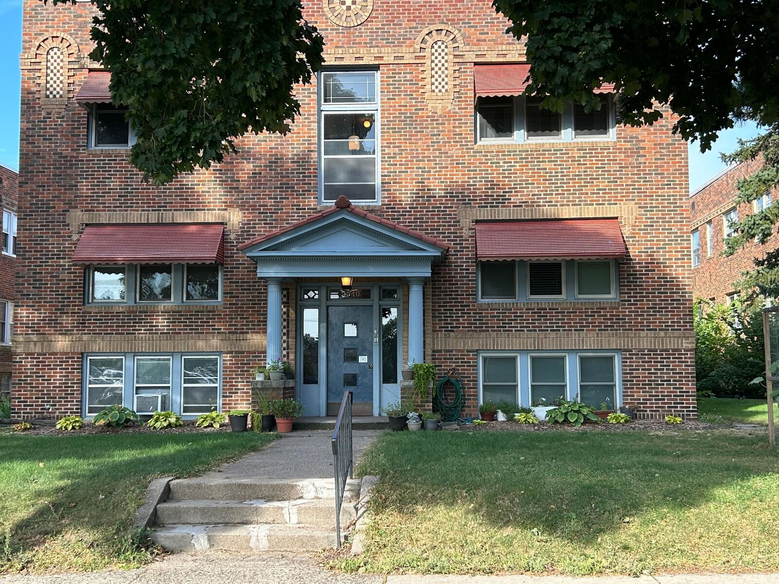 Property Photo:  3340 Blaisdell Avenue 5  MN 55408 