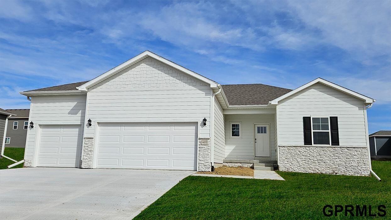 Property Photo:  12304 S 205th Avenue  NE 68028 