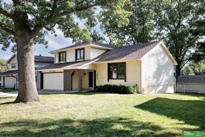 906 Chisholm Trail  Papillion NE 68046 photo