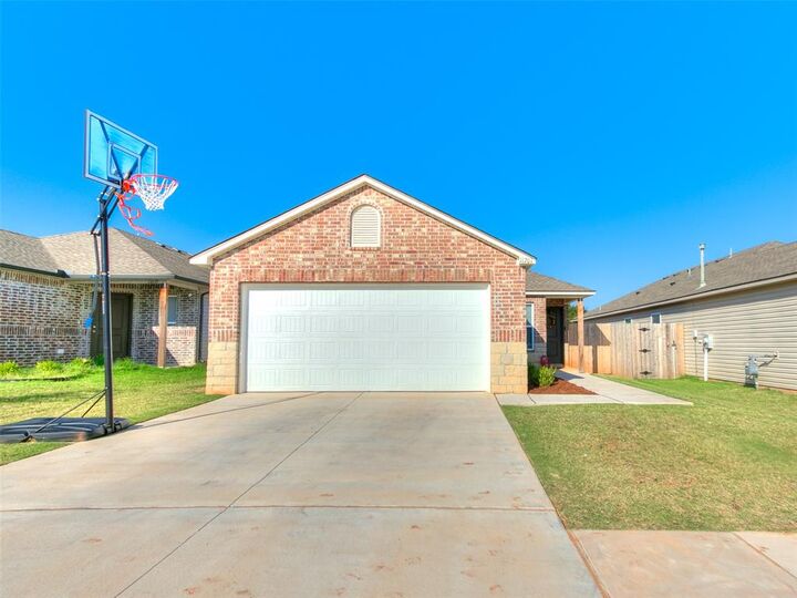 Property Photo: 11701 Annette Drive OK 73099
