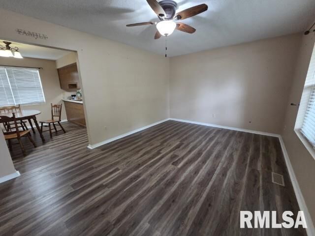 Property Photo:  900 Ellis Drive  IL 62864 
