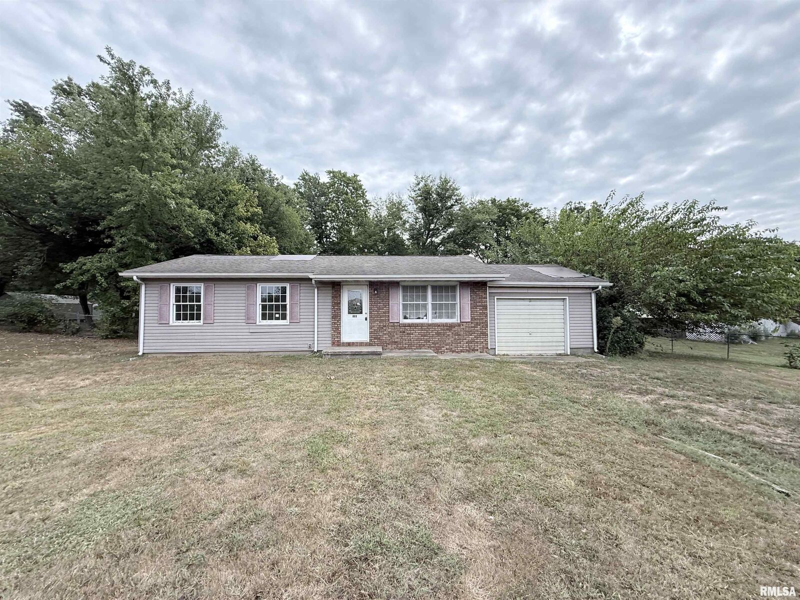 Property Photo:  304 N Reed Station Road  IL 62924 