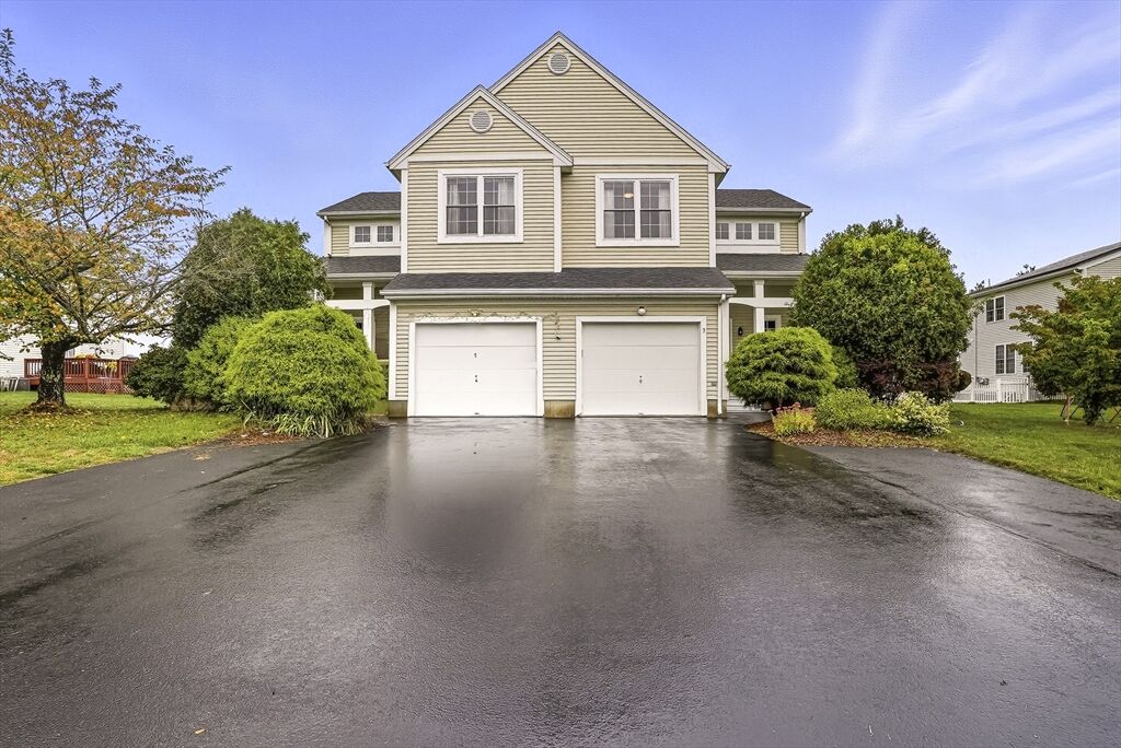 Property Photo: 7 Tern Dr 7 MA 01545