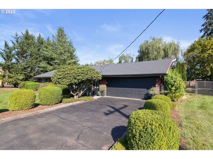 Property Photo:  9811 NE 152nd Ave  WA 98682 