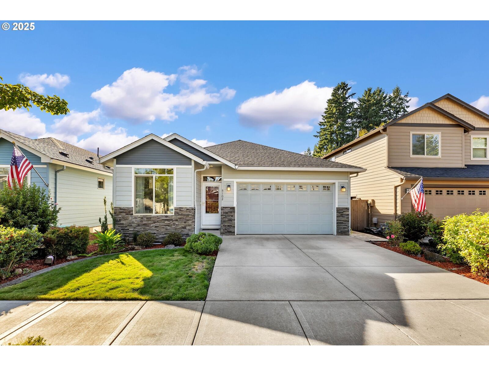 Property Photo:  5102 NE 28th Ave  WA 98663 