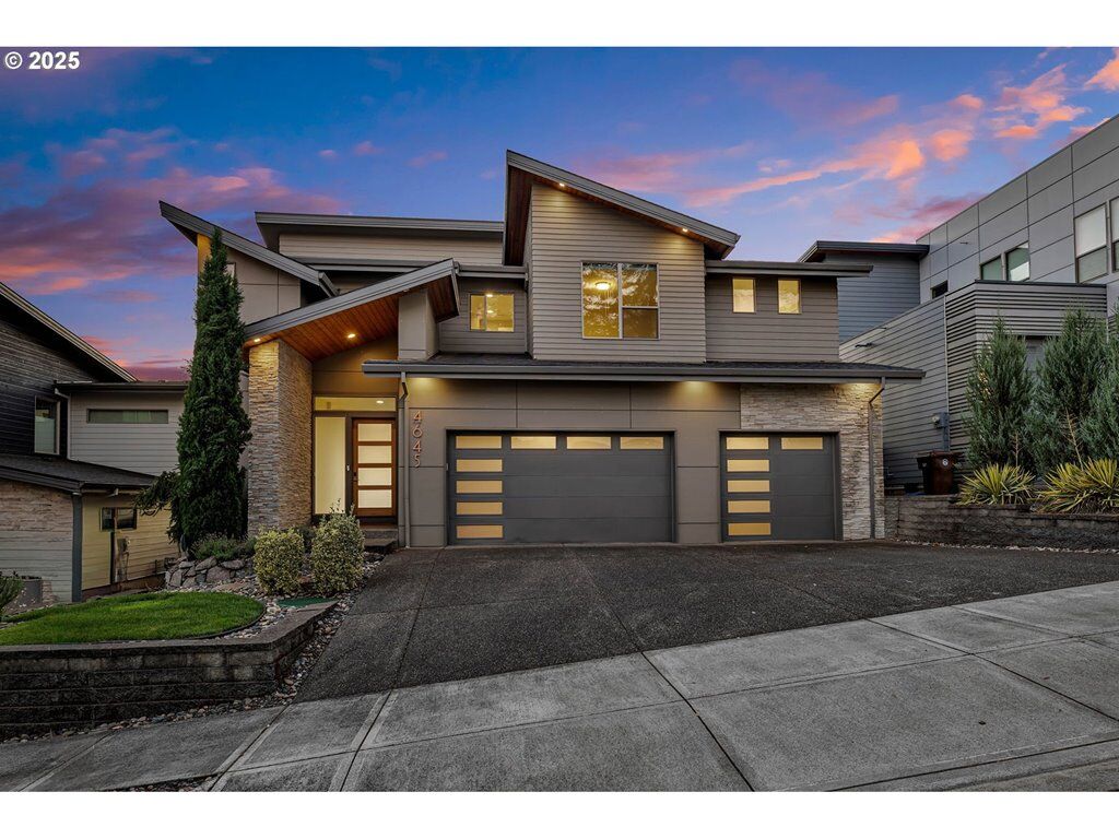 Property Photo:  4645 N Adams St  WA 98607 