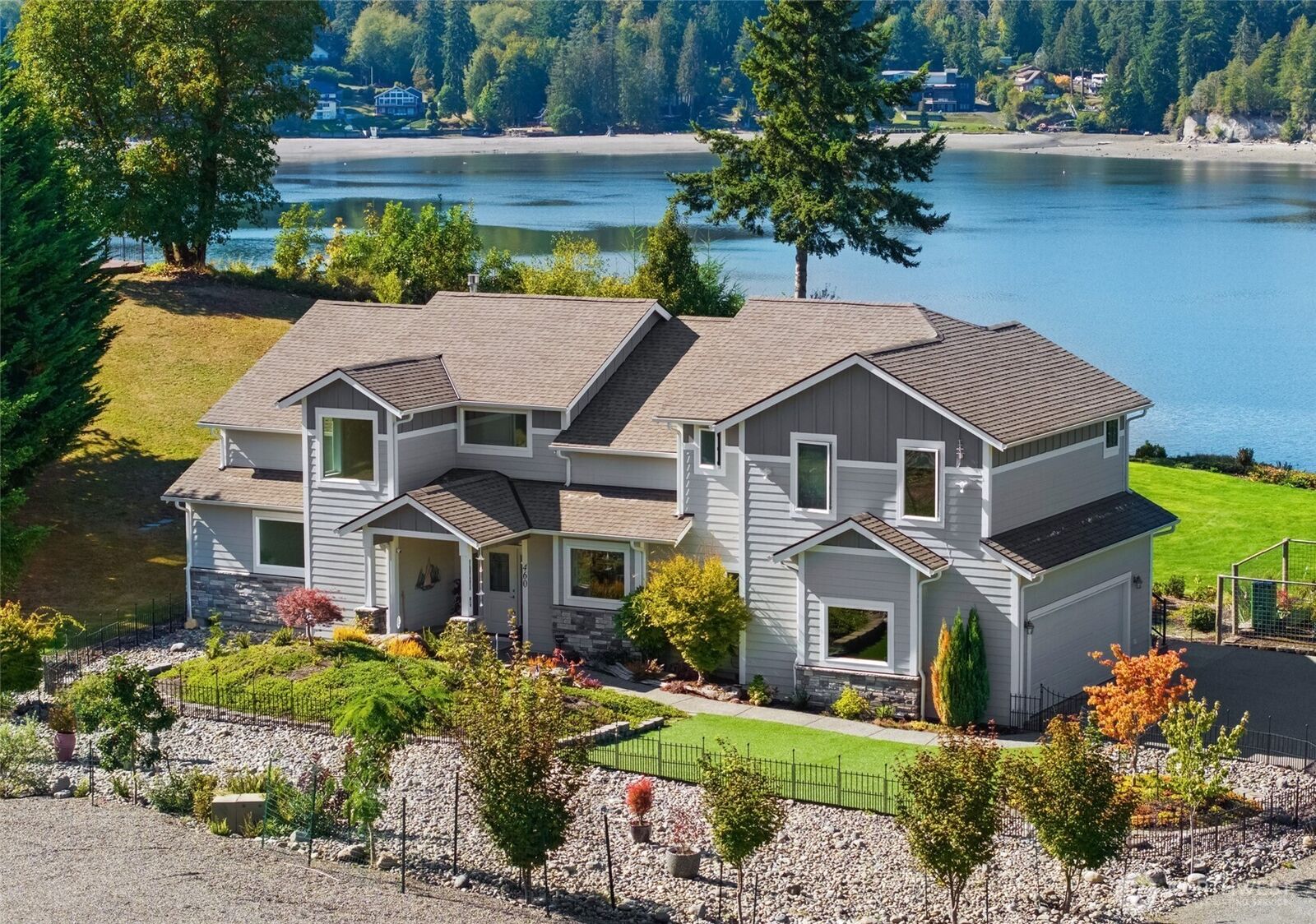 Property Photo:  460 E Stretch Island Road S  WA 98546 