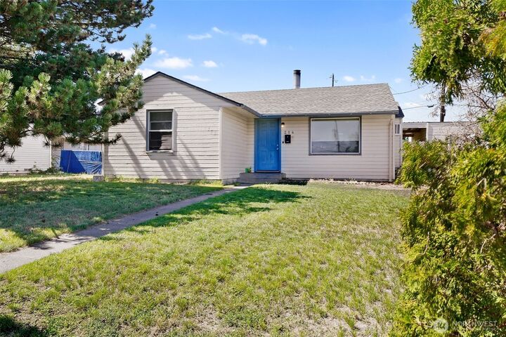 Property Photo:  214 W Knolls Vista Drive  WA 98837 