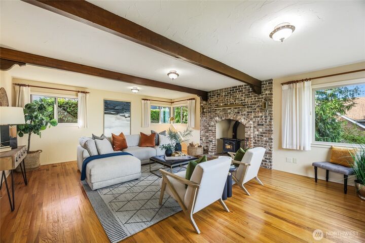 Property Photo:  4515 SW 100th Street  WA 98146 