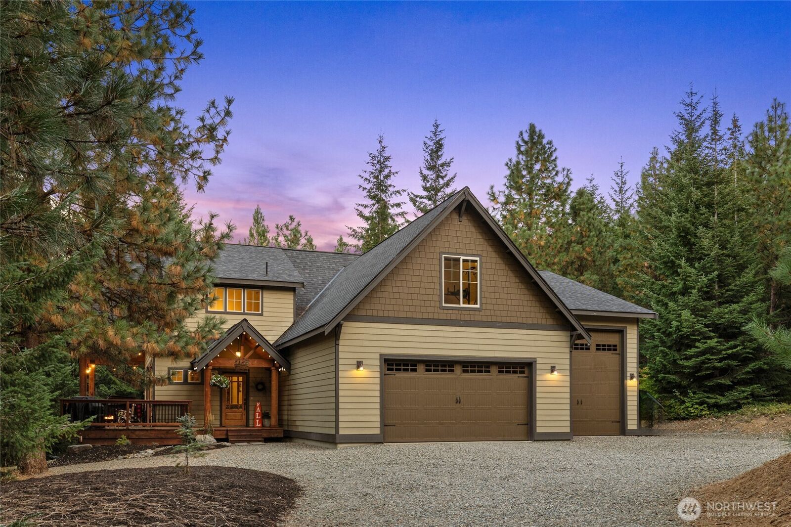 Property Photo:  90  Quad Drive  WA 98922 
