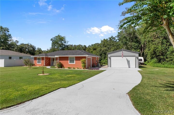 Property Photo: 990 N Sonia Avenue FL 34453