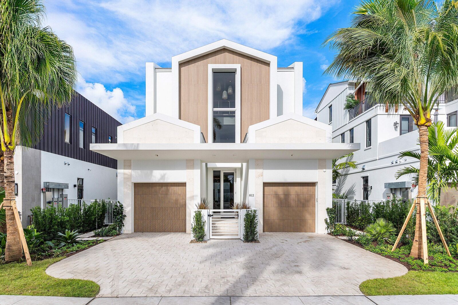 Property Photo:  812 Palm Trail  FL 33483 