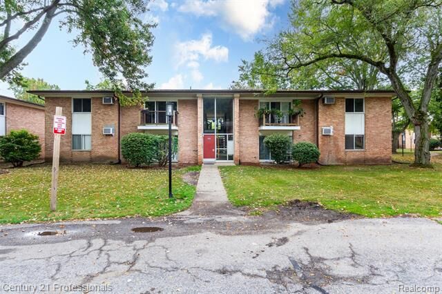 Property Photo: 1233 Island Drive 201 MI 48105
