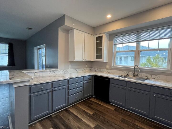 Property Photo: 4316 Hillingdon Bnd 302 VA 23321