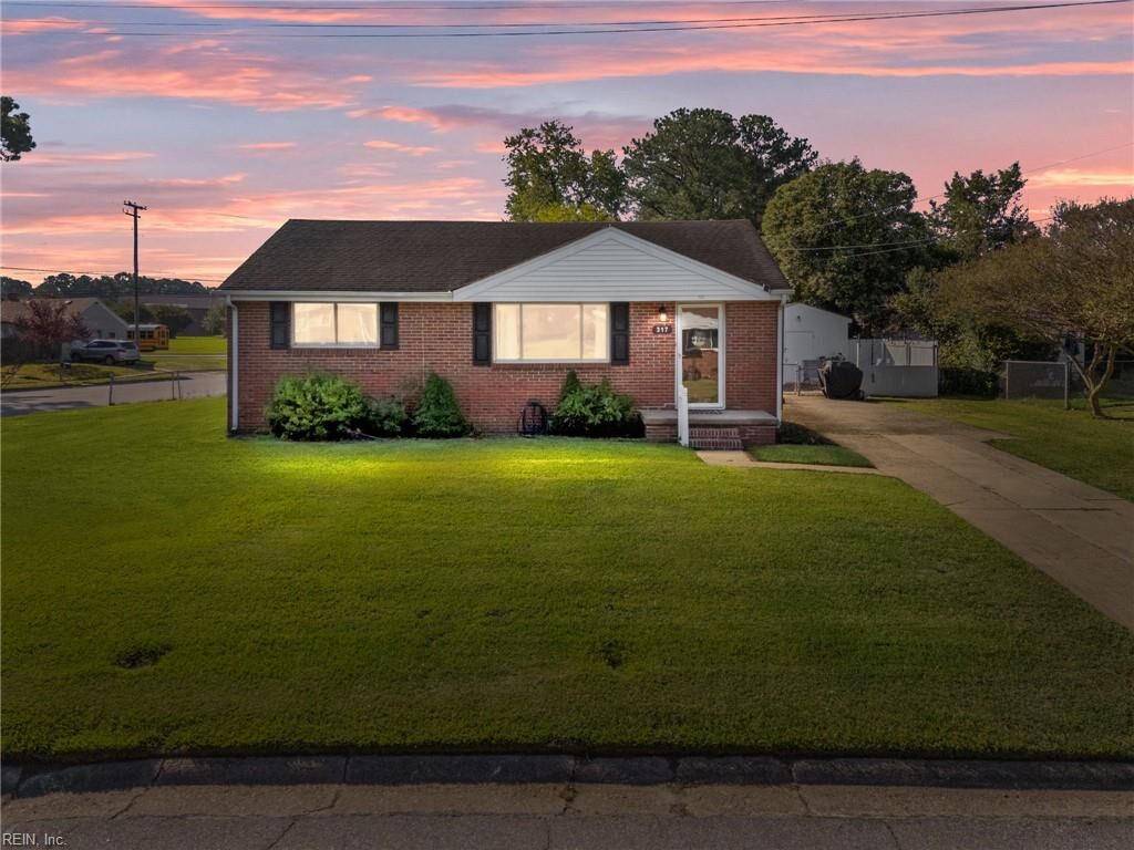 Property Photo: 317 Sequoia Rd VA 23701