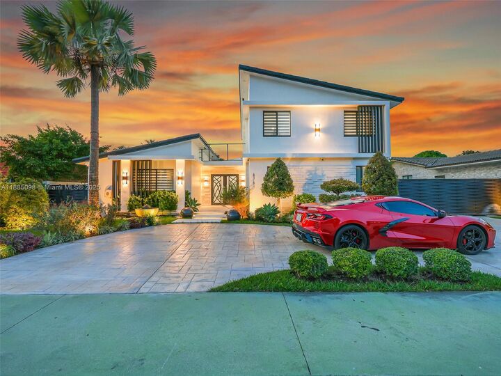 8761 SW 56th St  Miami FL 33165 photo