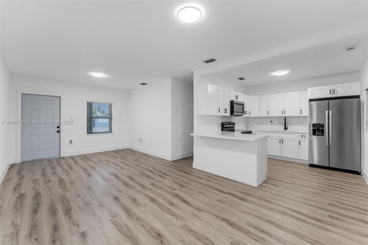 Property Photo: 14401 Pierce St FL 33176