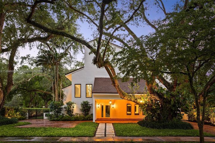 Property Photo: 6510 Castaneda St FL 33146