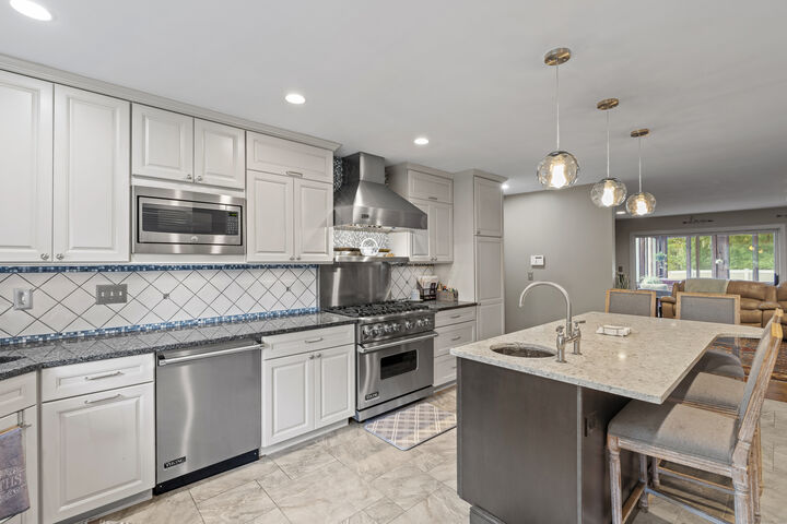 Property Photo:  27 Hickory Hill Lane  CT 06405 