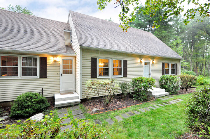 Property Photo:  6 Highwood Road  CT 06019 