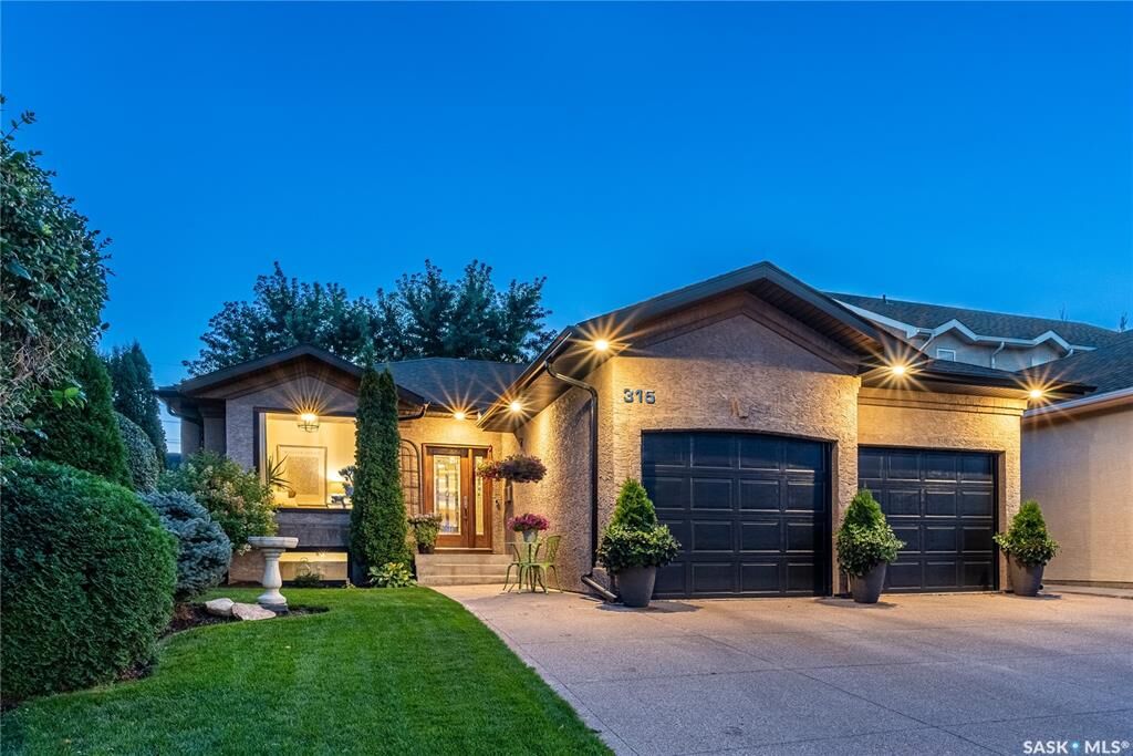 Property Photo:  315 Blackburn Crescent  SK S7V 1E9 