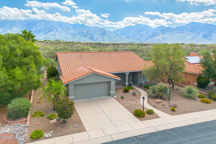 Property Photo:  14000 N Lobelia Way  AZ 85755 