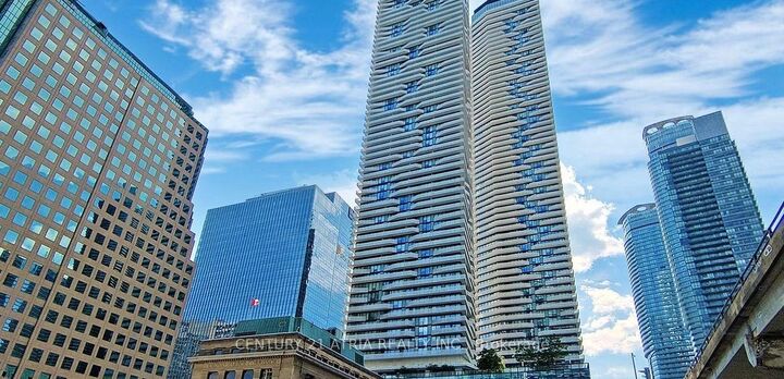 100 Harbour Street 6604  Toronto ON M5J 0B5 photo