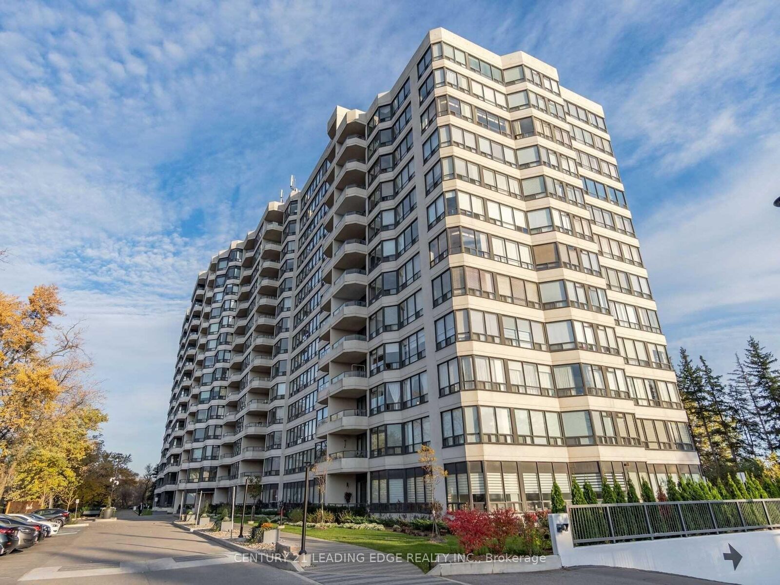 Property Photo:  8501 Bayview Avenue 1206  ON L4B 3J7 