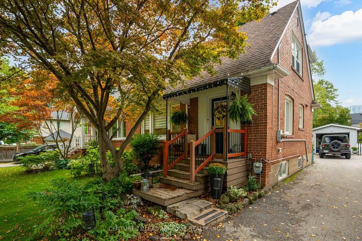 Photo de la propriété:  52 Green Lanes N/A  ON M8Z 4V7 