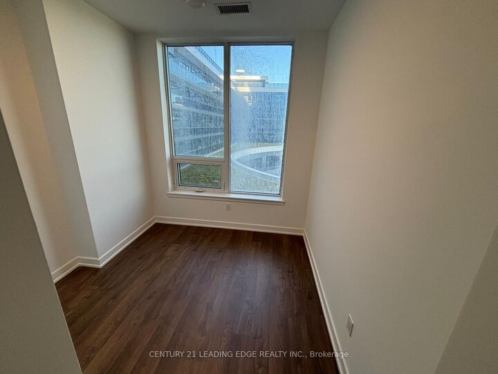 Property Photo: 5081 Hurontario Street 402 ON L4Z 3X7