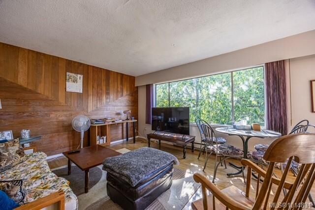 Property Photo:  1575 Townsite Rd  BC V9S 1M9 