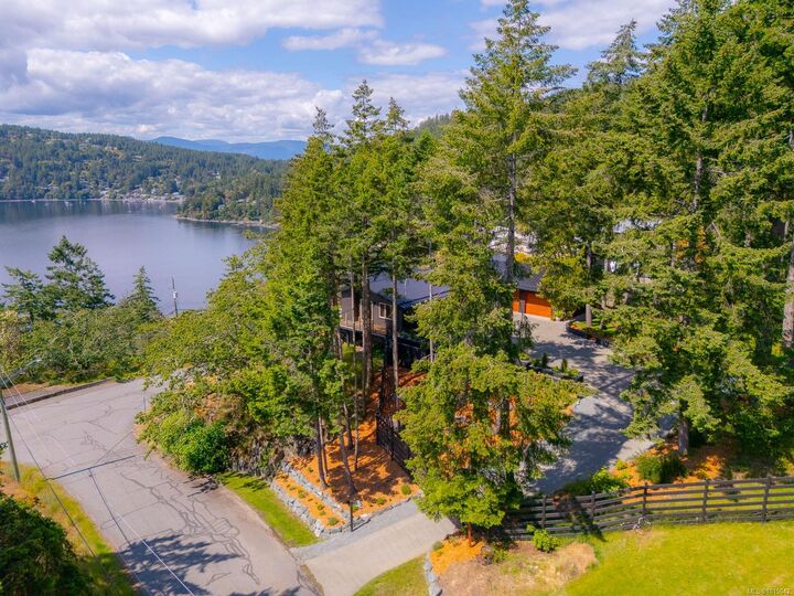 Photo de la propriété:  543 Bayview Pl  BC V9L 5X7 