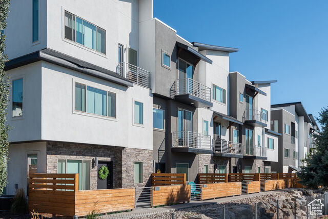 Property Photo:  2211 N 525 W  UT 84041 