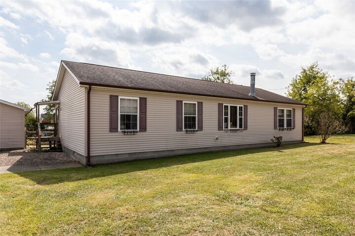 Property Photo:  401 E. George St.  PA 15320 