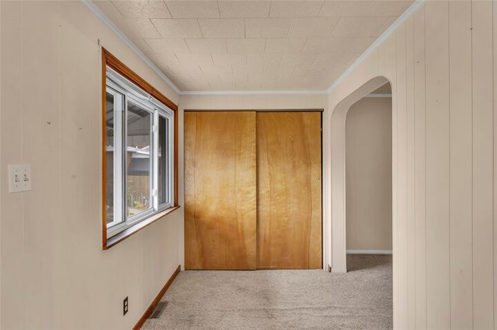 Property Photo:  323 Sycamore Street  PA 15690 