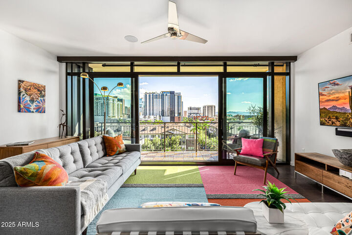 Property Photo:  200 W Portland Street 827  AZ 85003