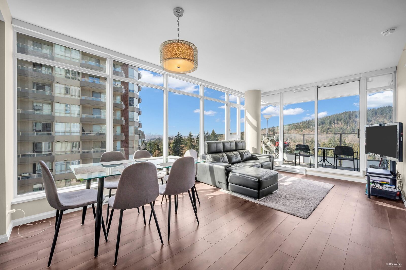 Photo de la propriété: 520 Como Lake Avenue 1002 BC V3J 0E8
