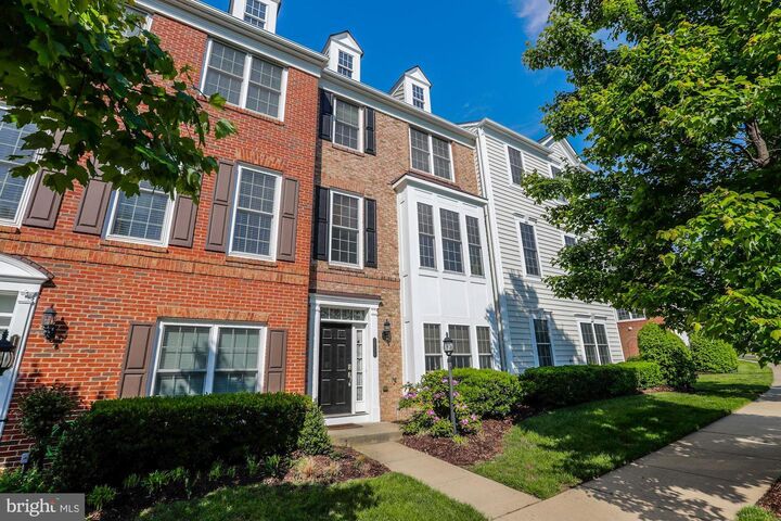 Property Photo:  14580 Crossfield Way 89A  VA 22191 
