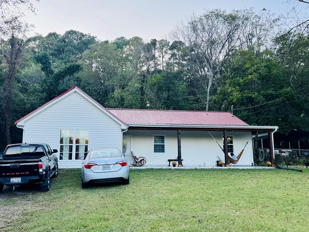 Property Photo: 213 Varnell Cedar Street GA 30721