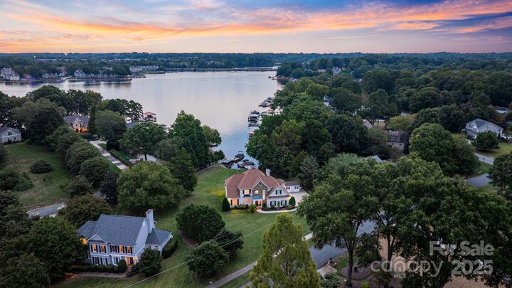 21216 Norman Shores Drive  Cornelius NC 28031 photo