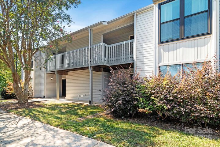 11123 Harrowfield Road  Charlotte NC 28226 photo