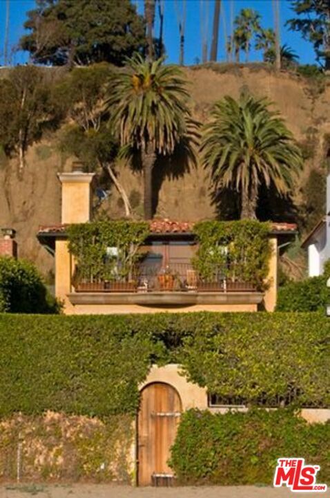 Property Photo: 703 Palisades Beach Rd CA 90402