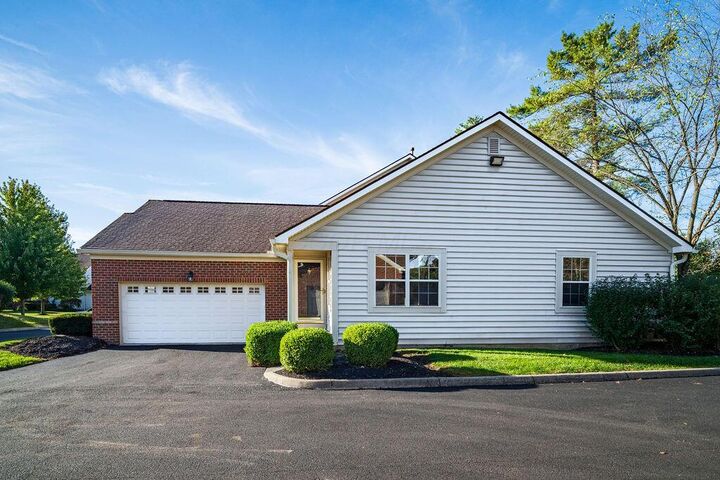 3999 Kensingwood Drive  Columbus OH 43230 photo