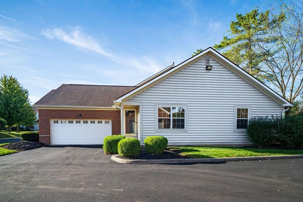 Property Photo:  3999 Kensingwood Drive  OH 43230 