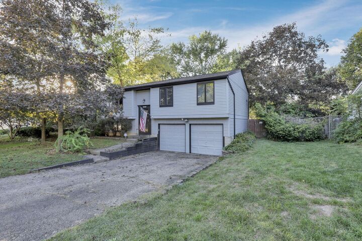 Property Photo:  1017 Newfields Lane  OH 43081 