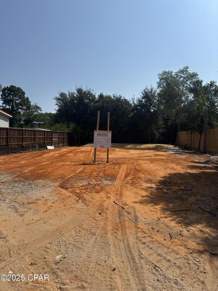 Property Photo:  126 N Vestavia Street  FL 32413 