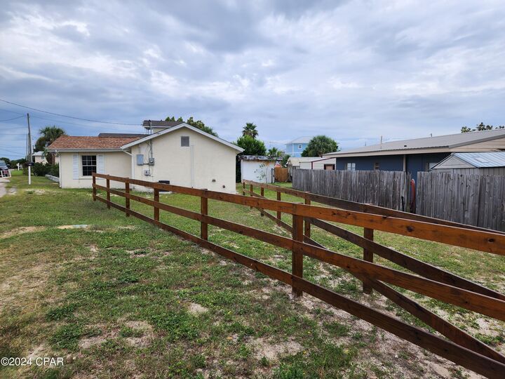 Property Photo: 205 1st Street FL 32413