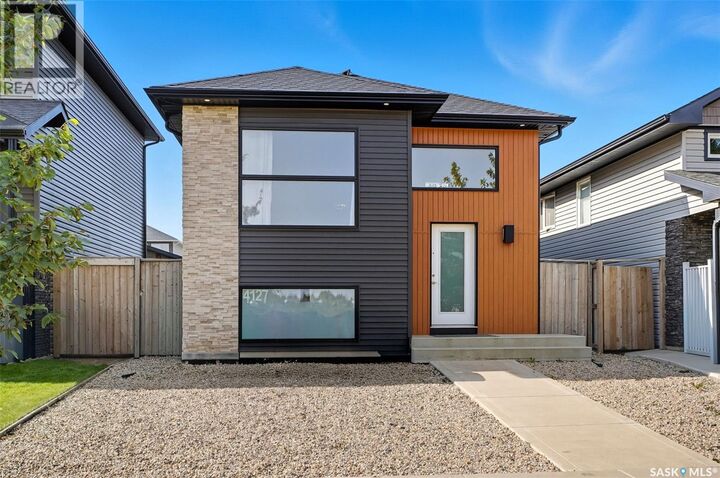 Property Photo:  4127 33rd Street W  SK S7R 0M4 